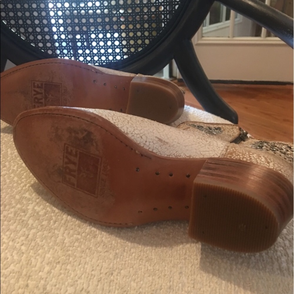 Frye Deborah Sandy Short Boot - Picture 3 of 3